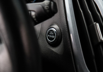 Подержанный автомобиль Ford Focus Hatchback 2013 года (18 фото)