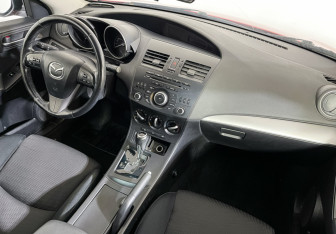 Подержанный автомобиль Mazda 3 Sedan 2012 года (9 фото)