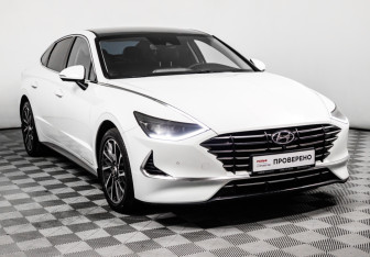 Подержанный автомобиль Hyundai Sonata 2022 года (3 фото)