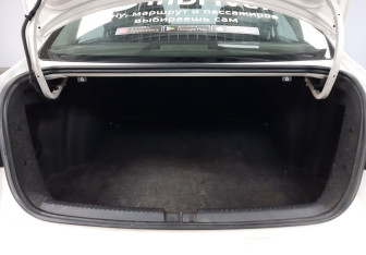 Подержанный автомобиль Volkswagen Jetta Sedan 2018 года (10 фото)