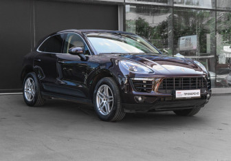 Подержанный автомобиль Porsche Macan 2016 года (3 фото)