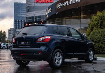 Подержанный автомобиль Nissan Qashqai 2012 года (4 фото)