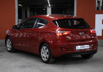 Подержанный автомобиль Hyundai i30 Hatchback 2015 года (7 фото)