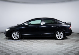 Подержанный автомобиль Honda Civic Sedan 2008 года (8 фото)