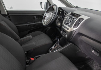 Подержанный автомобиль Kia Venga 2016 года (9 фото)