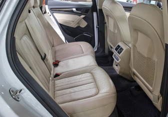 Подержанный автомобиль Audi Q5 2018 года (13 фото)