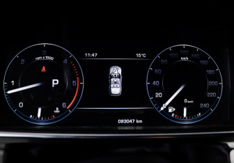Подержанный автомобиль Land Rover Range Rover 2015 года (11 фото)