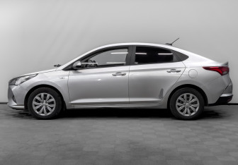 Подержанный автомобиль Hyundai Solaris Sedan 2021 года (8 фото)