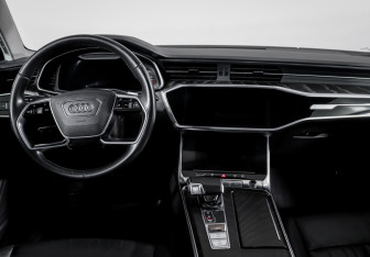 Подержанный автомобиль Audi A6 Sedan 2020 года (12 фото)