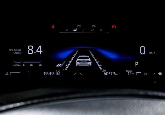 Подержанный автомобиль Toyota Camry Sedan 2023 года (11 фото)