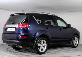 Подержанный автомобиль Peugeot 4007 2010 года (4 фото)