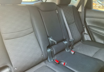Подержанный автомобиль Nissan X-Trail 2018 года (14 фото)