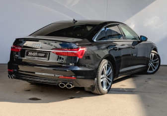 Подержанный автомобиль Audi A6 Sedan 2021 года (5 фото)