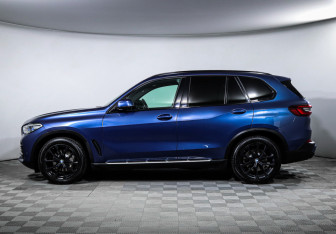 Подержанный автомобиль BMW X5 2020 года (8 фото)