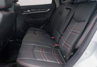 Подержанный автомобиль DongFeng AX7 2018 года (28 фото)