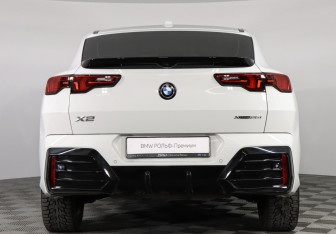 Подержанный автомобиль BMW X2 2024 года (4 фото)