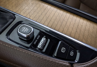 Подержанный автомобиль Volvo XC90 2019 года (28 фото)