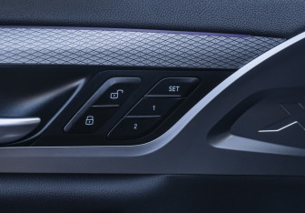 Подержанный автомобиль BMW X3 2020 года (19 фото)