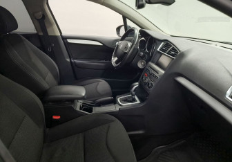 Подержанный автомобиль Citroen C4 Sedan 2015 года (10 фото)