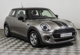 Подержанный автомобиль MINI Hatch 2019 года (3 фото)
