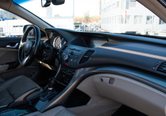Подержанный автомобиль Honda Accord Sedan 2011 года (14 фото)