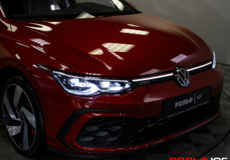 Подержанный автомобиль Volkswagen Golf GTI Hatchback 2021 года (33 фото)