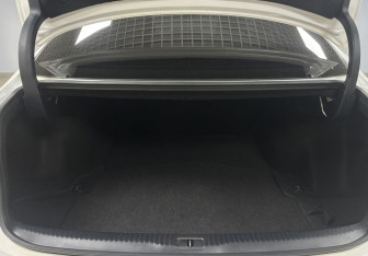 Подержанный автомобиль Lexus IS Sedan 2014 года (13 фото)