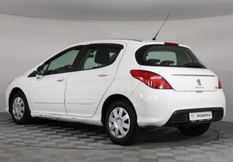 Подержанный автомобиль Peugeot 308 Hatchback 2011 года (4 фото)