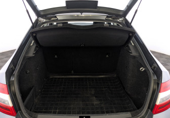 Подержанный автомобиль Skoda Octavia Liftback 2018 года (10 фото)