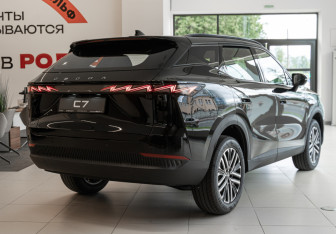 Новый Omoda C7 2025 (5 фото)