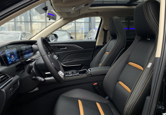 Подержанный автомобиль FAW Bestune T77 2023 года (21 фото)