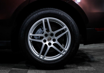 Подержанный автомобиль Porsche Macan 2014 года (15 фото)