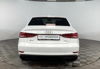 Подержанный автомобиль Audi A3 Sedan 2018 года (8 фото)