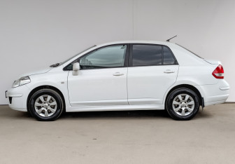 Подержанный автомобиль Nissan Tiida Sedan 2012 года (8 фото)