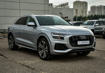 Подержанный автомобиль Audi Q8 2019 года (3 фото)