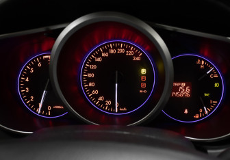 Подержанный автомобиль Mazda CX-7 2011 года (13 фото)