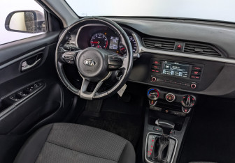 Подержанный автомобиль Kia Rio Hatchback 2021 года (23 фото)