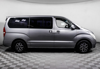 Подержанный автомобиль Hyundai Grand Starex 2011 года (4 фото)