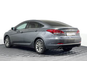 Подержанный автомобиль Hyundai i40 Sedan 2016 года (7 фото)