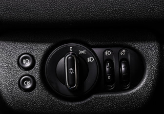 Подержанный автомобиль MINI Clubman Wagon 2020 года (17 фото)