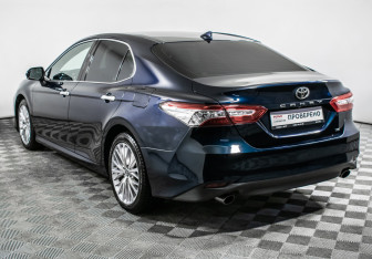 Подержанный автомобиль Toyota Camry Sedan 2019 года (7 фото)
