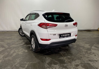Подержанный автомобиль Hyundai Tucson 2017 года (4 фото)