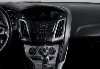 Подержанный автомобиль Ford Focus Sedan 2013 года (12 фото)