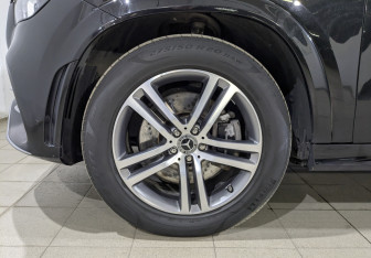 Подержанный автомобиль Mercedes-Benz GLE 2020 года (12 фото)