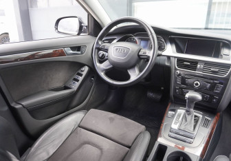 Подержанный автомобиль Audi A4 Sedan 2012 года (13 фото)