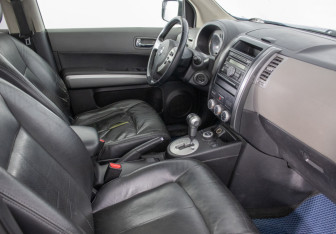 Подержанный автомобиль Nissan X-Trail 2007 года (9 фото)