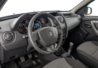 Подержанный автомобиль Renault Duster 2017 года (15 фото)