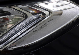 Подержанный автомобиль Ford Mondeo Sedan 2017 года (8 фото)