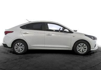 Подержанный автомобиль Hyundai Solaris Sedan 2021 года (4 фото)