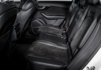 Подержанный автомобиль Audi Q8 2019 года (10 фото)